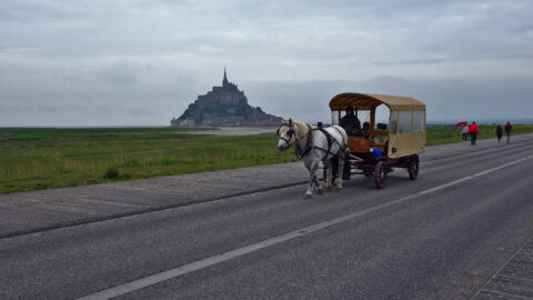 Straße zum Mont-Saint-Michel