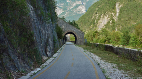 Ciclovia Alpe Adria Radweg auf einer ehemaligen Bahntrasse